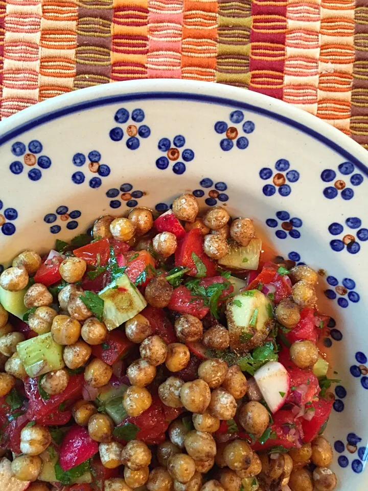 Spiced Chickpea and veggie salad|Matthew Cashenさん