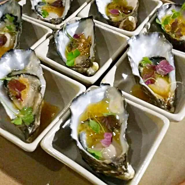 oysters with sparkling wine|CHUENCHAIさん