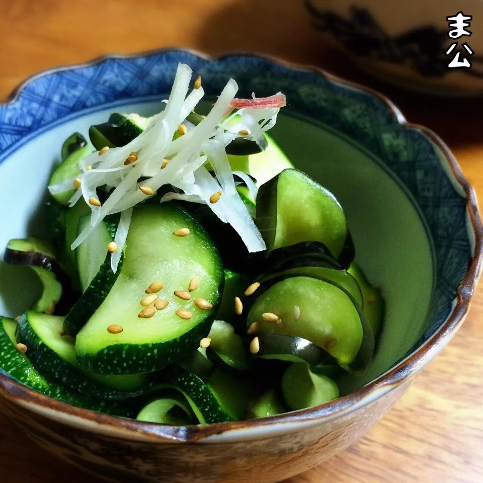 Snapdishの料理写真:ズッキーニの浅漬|まる(丸大豆)さん