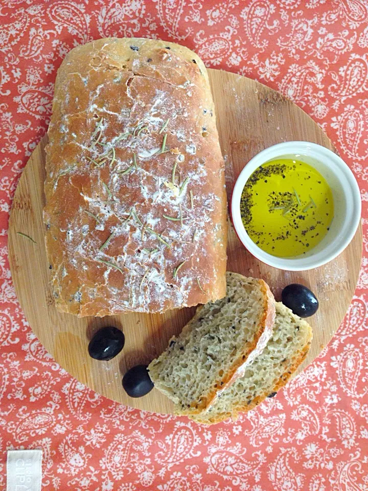 Rosemary Olive Bread|Dutchess Paritaさん