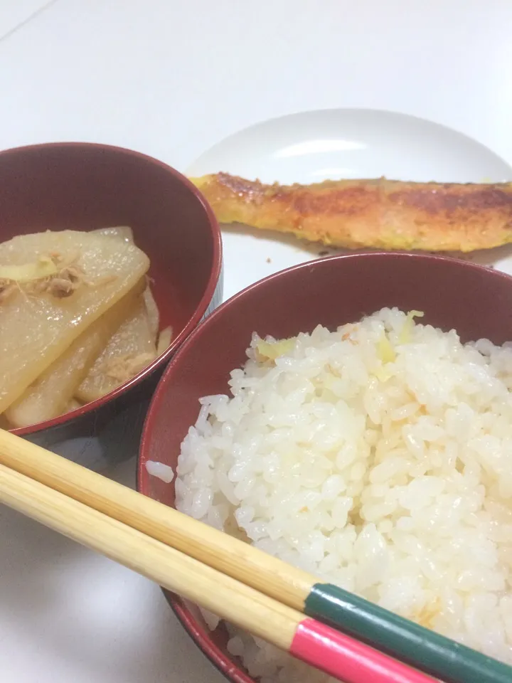 梅と生姜の炊き込み定食|LOUPEのオフィスごはんさん