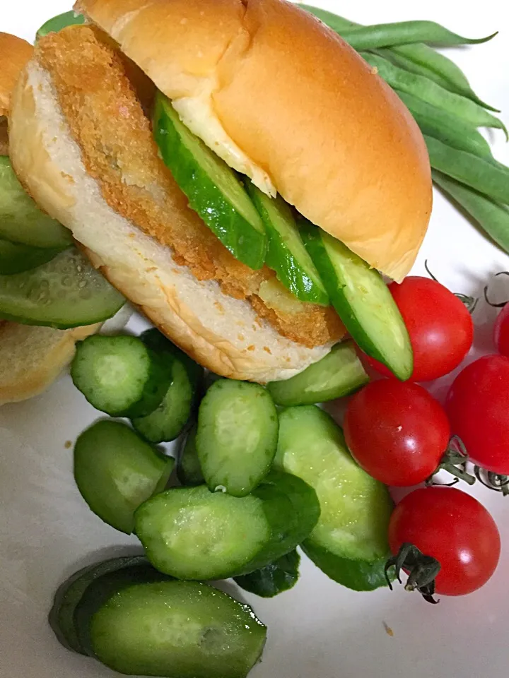 Croquette sandwich using buns|Mary Annさん