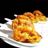 Snapdishの料理写真:spaghetti pronto with white prawn|Febrina Albionitaさん