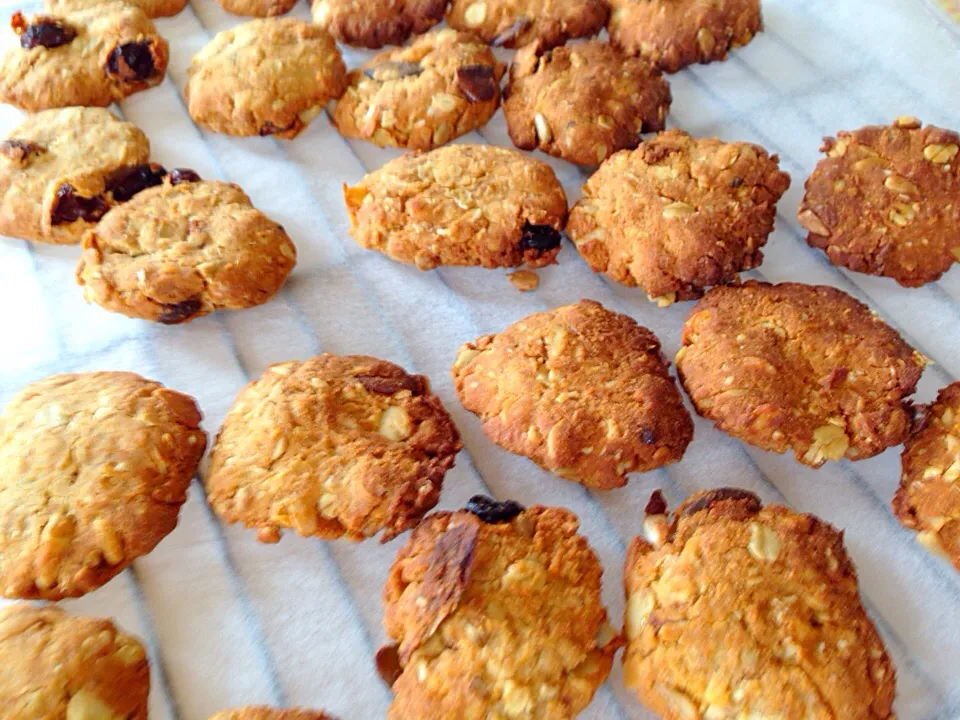 米粉とグラノーラのクッキー🍪|かわちさん