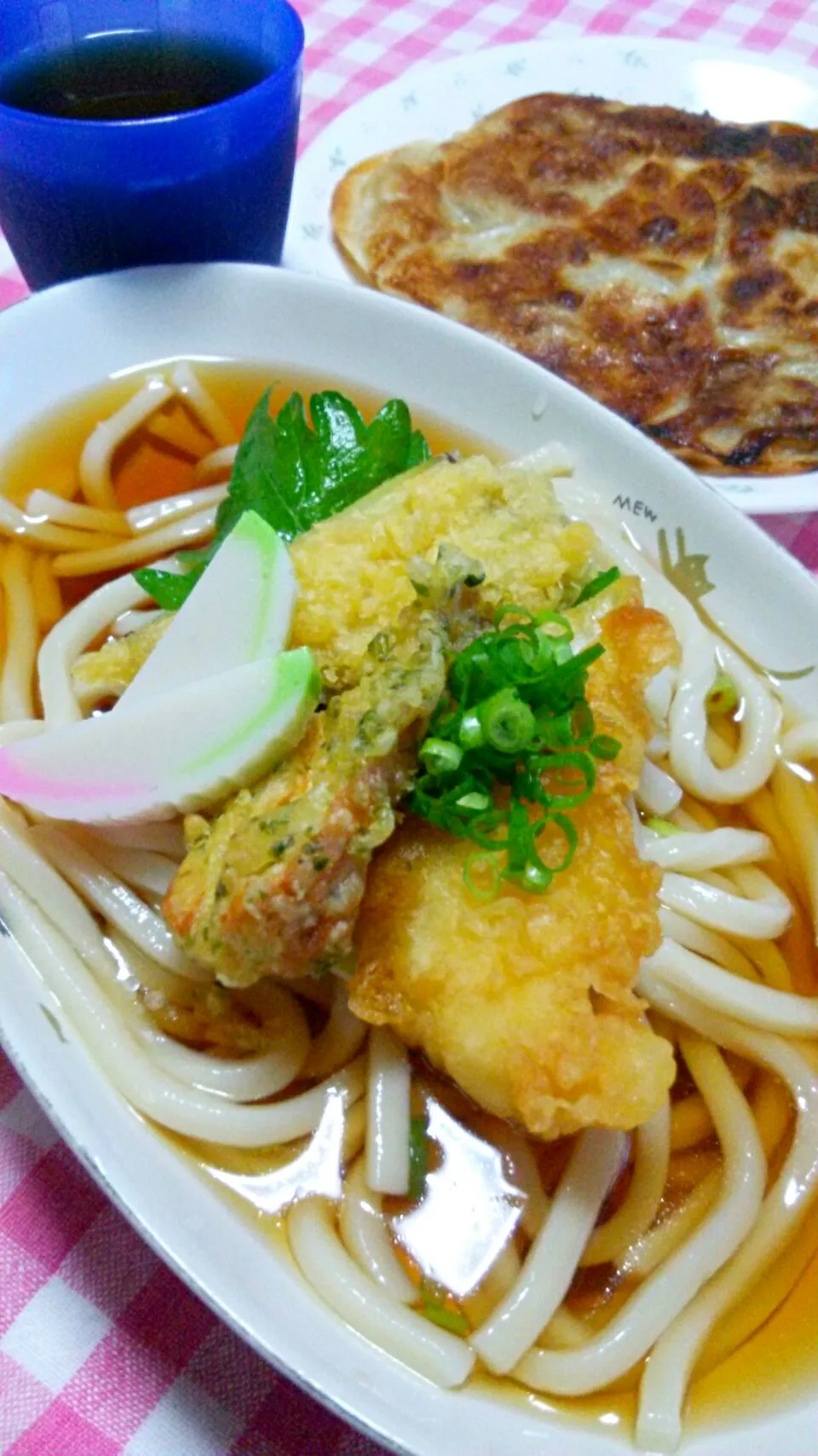 7/8晩ごはん

餃子の平焼きしてみたら
食べ応えありすぎたｗ|まあるさん