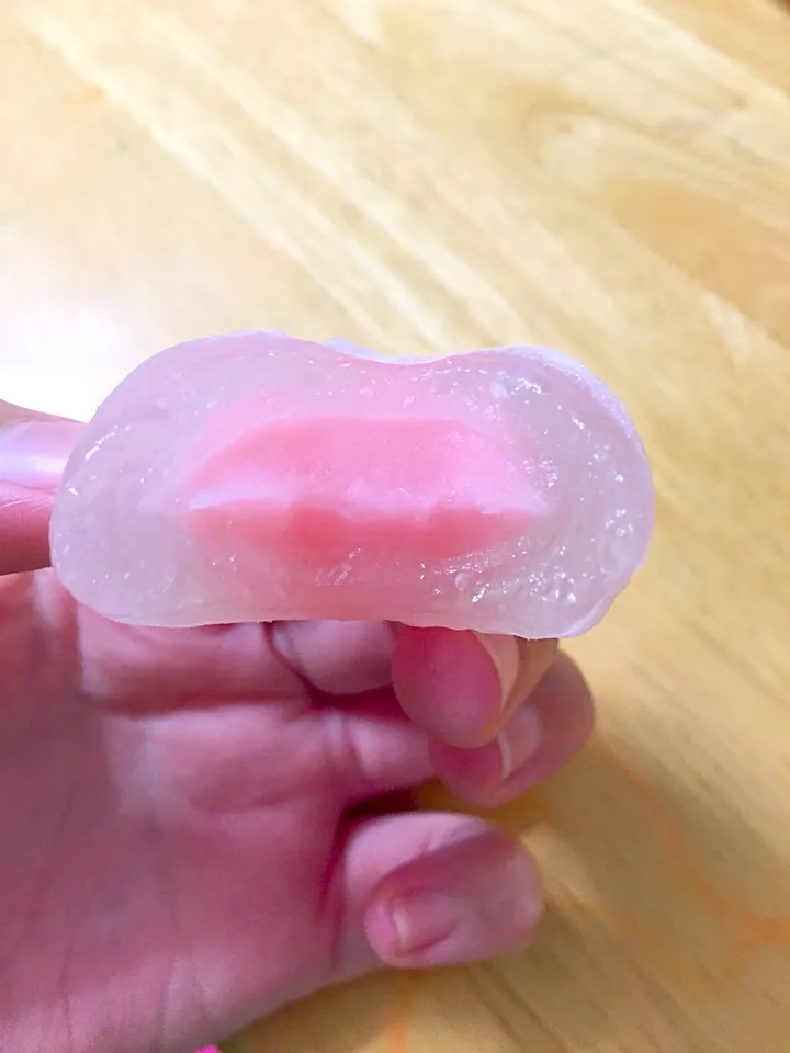 Strawberry mochi|Bruna N. Hiroさん