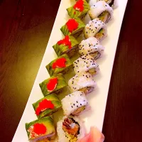 Snapdishの料理写真:Dragon Roll & King Prawn Avocado Roll|irisさん