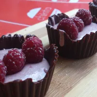 raspberry and white chocolate cups|Ana E Pastenさん