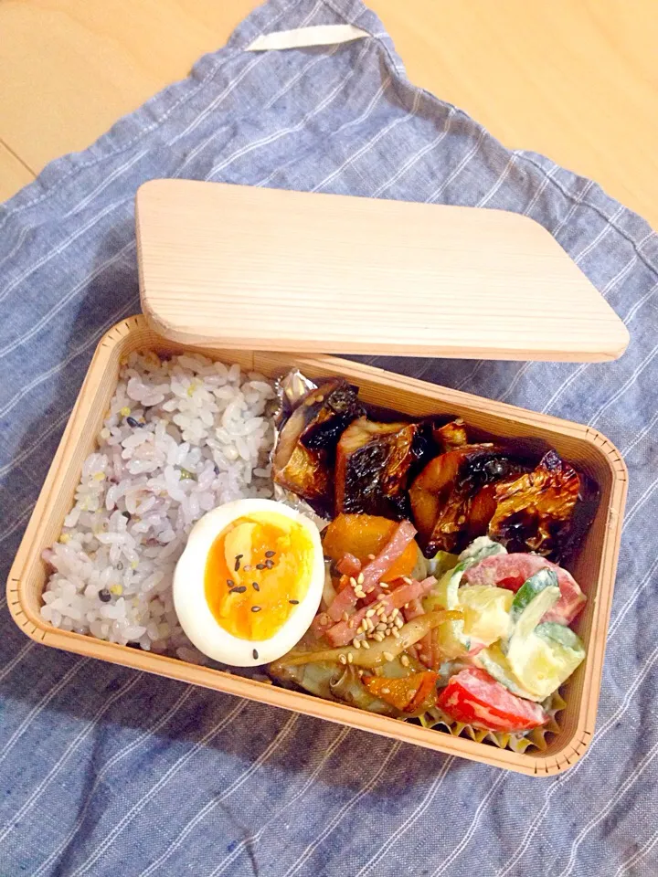 Snapdishの料理写真:今日のお弁当。鯵の味醂干し、ポテトサラダ、根菜ときのこのきんぴら、煮卵。|Junさん