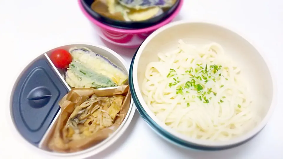 冷やしきのこ&天ぷらうどん #娘弁当 #自分弁当 #冷凍天ぷら|AMIiiiさん