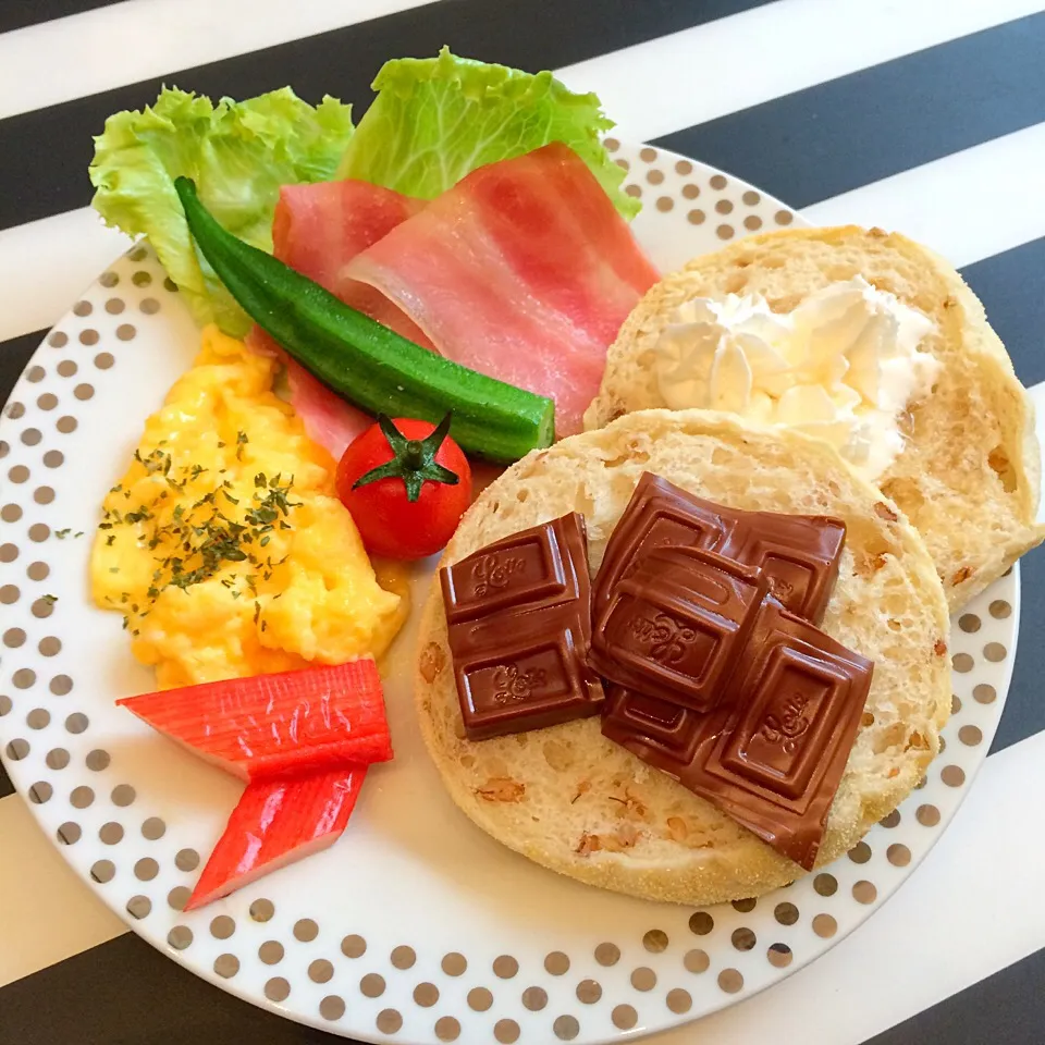 麦芽イングリッシュマフィンのチョコ&生クリキャラメルプレート♡|mayu*さん