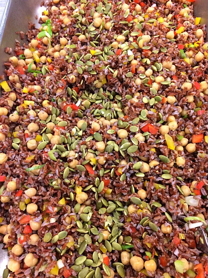 Red Rice Salad w/ Chickpeas, Dice Peppers, Celery, Green Onion & pumpkin seeds|Milka Papricaさん