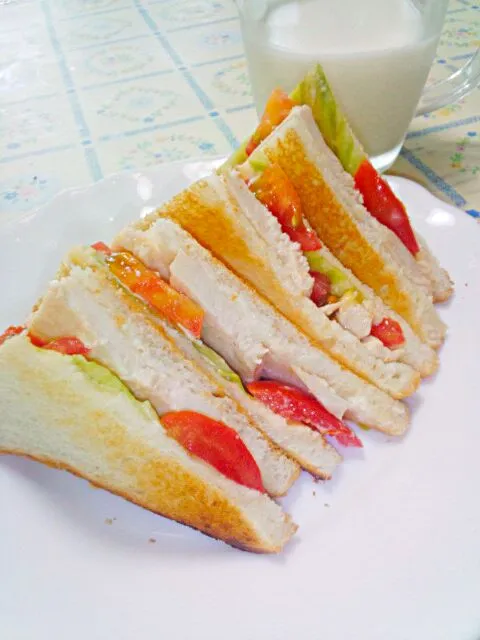 CLTサンド☆chicken＆lettuce＆tomato　sandwich|うたかた。さん