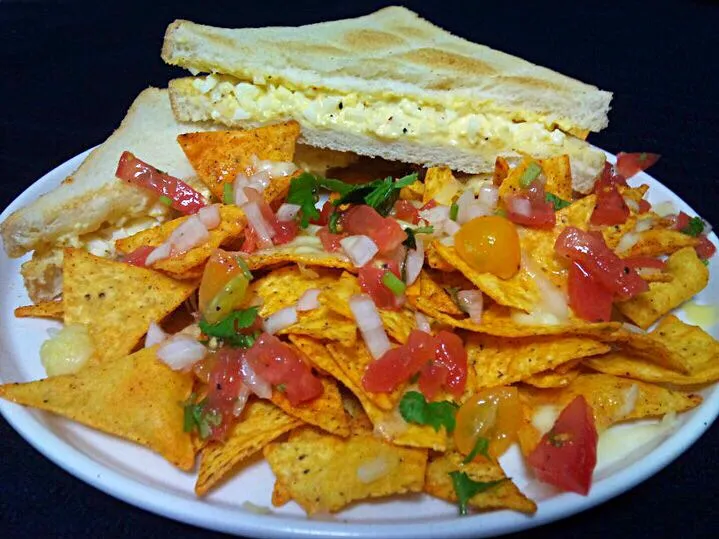 Peppery Egg Sandwich and Tortilla with Salsa|Alvin Valerianoさん