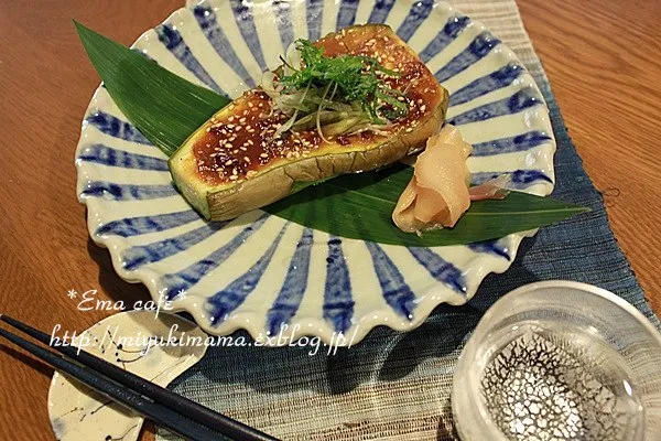 Snapdishの料理写真:初の白茄子に肉味噌をのせました！ #エマままの気ままな日記|エマままさん