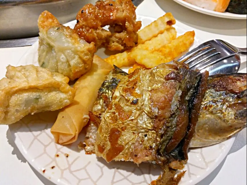 Snapdishの料理写真:Manto, Spring Roll, Crispy Honey Chicken & Fried Saba Fish|FooDin'sさん