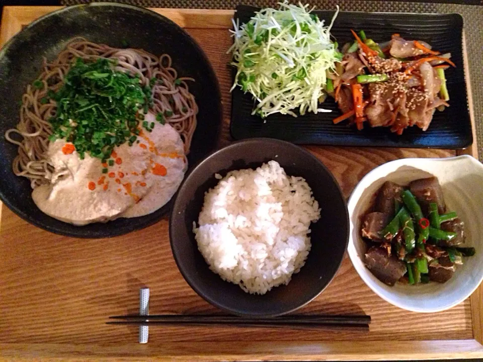 Snapdishの料理写真:くるみ胡麻ダレ蕎麦、生姜焼き、蒟蒻とピーマンのピリ辛煮|ayumiさん