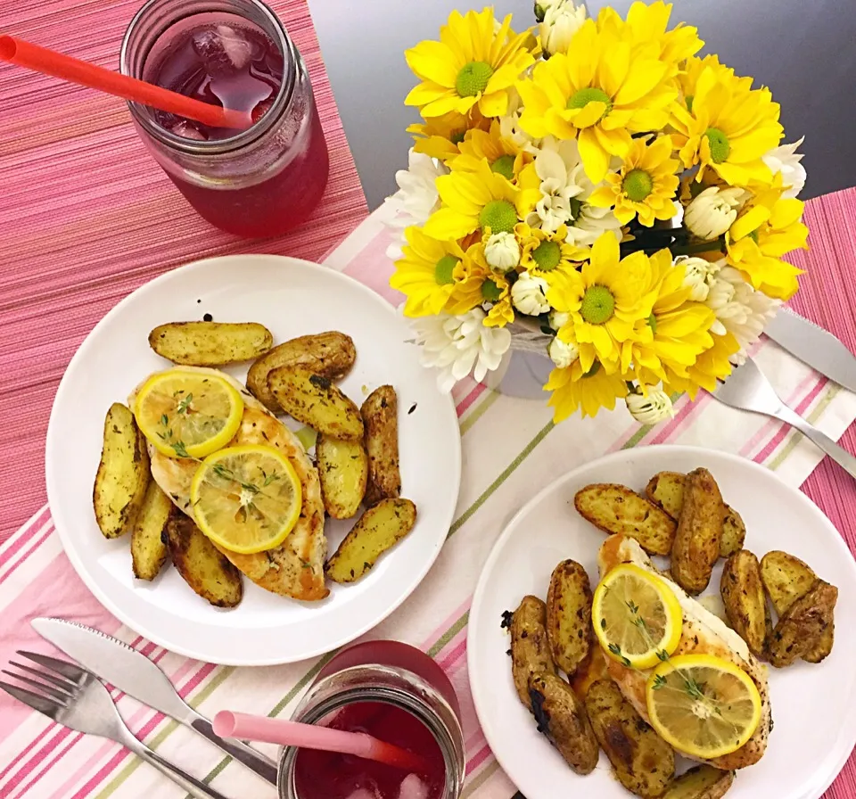 Lemon Thyme Skillet-Roasted Chicken & Fingerlings|Prisca Erさん