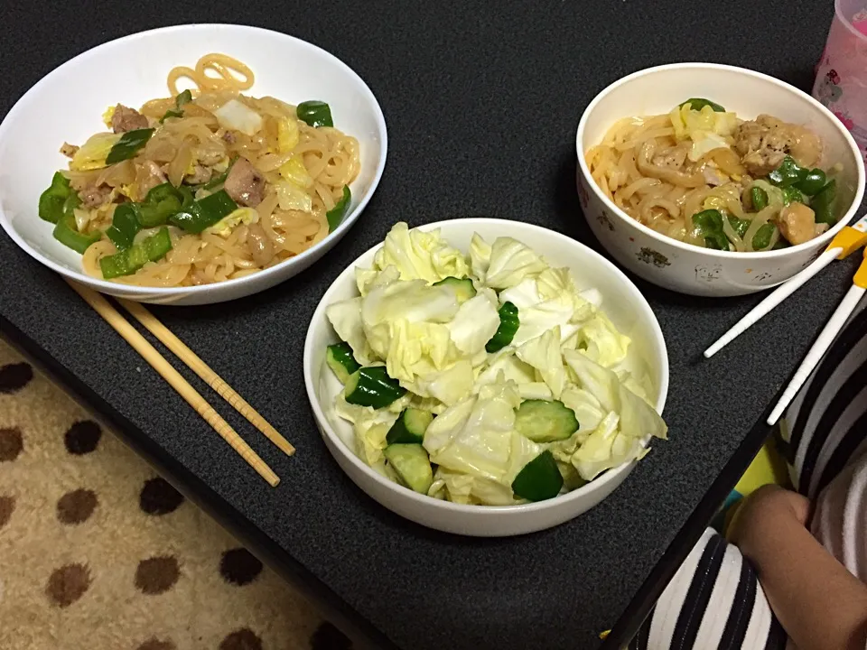 焼うどん•サラダ|うるしちかさん