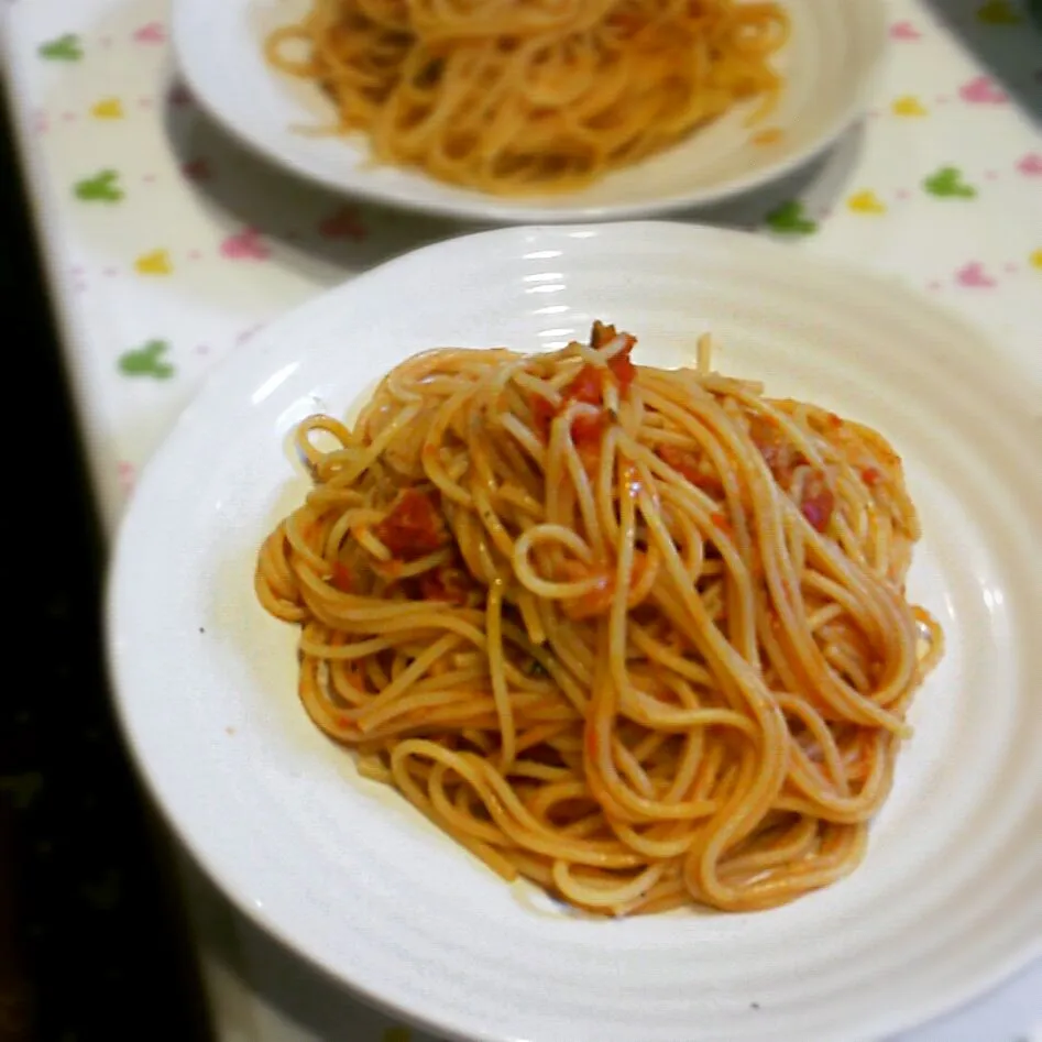 アンチョビとトマトソースパスタ|よちやまさん