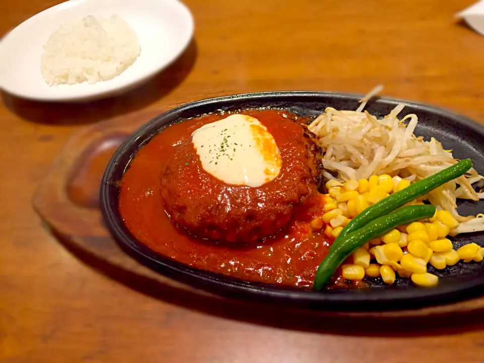 トマトチーズフォンデュ ハンバーグ🍴|マニラ男さん