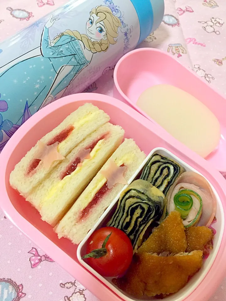 Snapdishの料理写真:娘ちゃんの幼稚園弁当|Sakuraさん