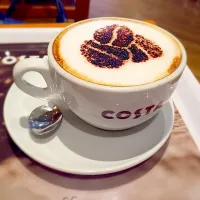 Snapdishの料理写真:等周妈时的costa coffee，记得是杏仁摩卡|蔡冉さん