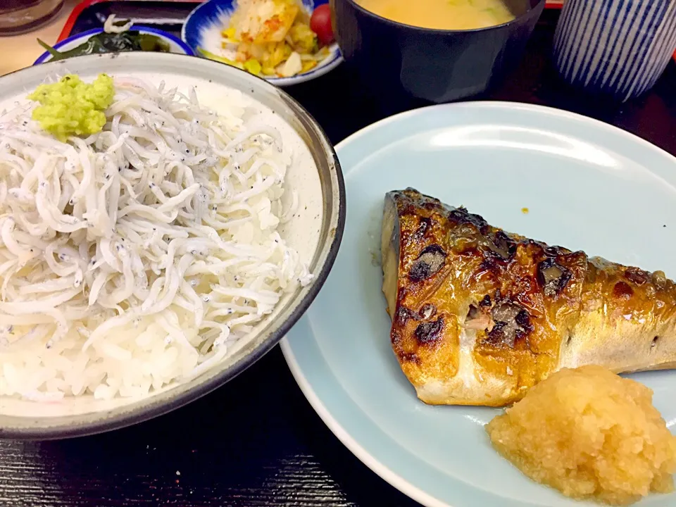 鯖焼きとしらす丼|流線形さん