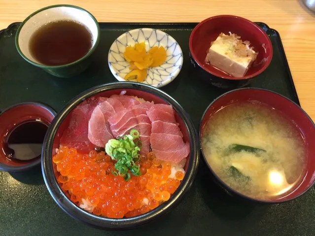 まぐろいくら定食|さとう かおりさん