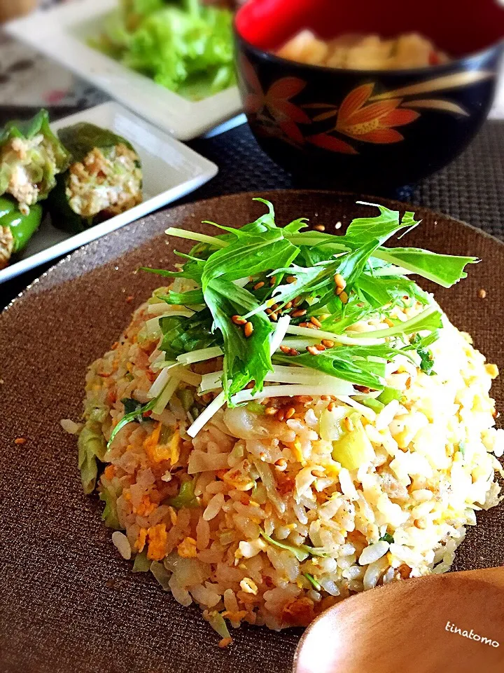 餃子のタネで炒飯、ピーマンの肉詰め、中華スープ！|Tina Tomoko😋さん