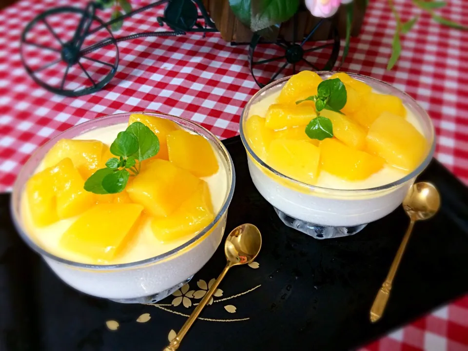 TGIF busy week finally is over making our dessert for tonight Mango Panna cotta 😋 7/10/15|Babyluv Cabrera Ocampoさん