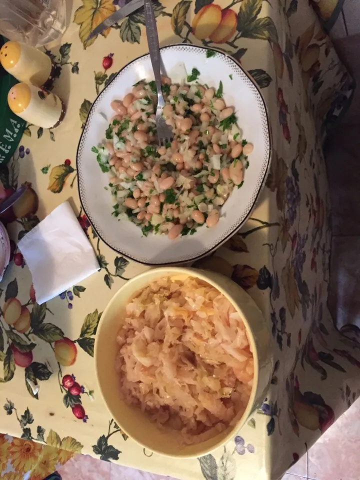 white beans with onion, parselic and lemon + fermented gabbage|Georgeさん