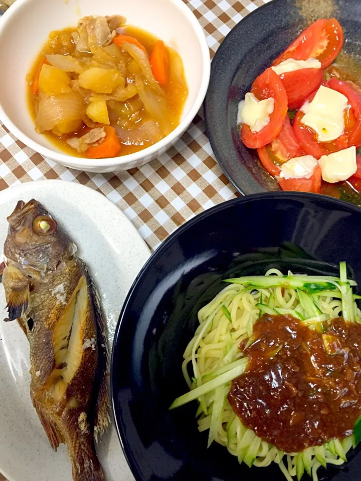 肉じゃが☀️アイナメの塩焼き☀️トマトとカマンベールのオリーブサラダ☀️ジャージャー麺|☆光るさん