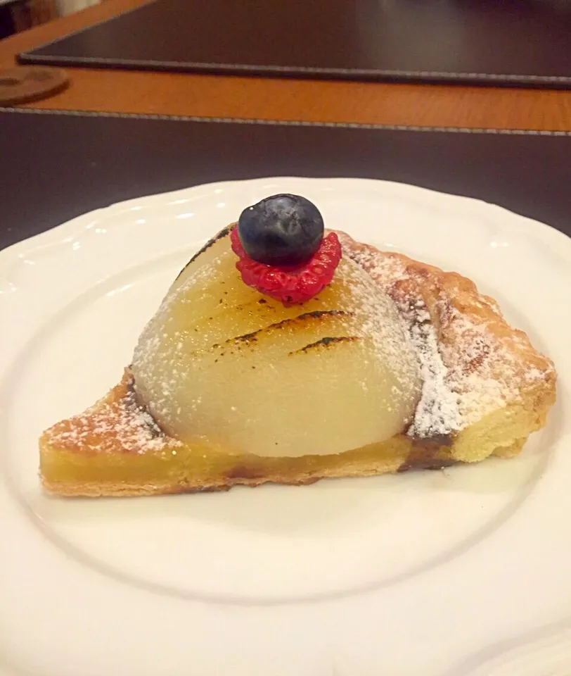 Snapdishの料理写真:Pear tart by Cafe de Bore☕️ Shinjuku Tokyo 🇯🇵|Doungjai Dearさん