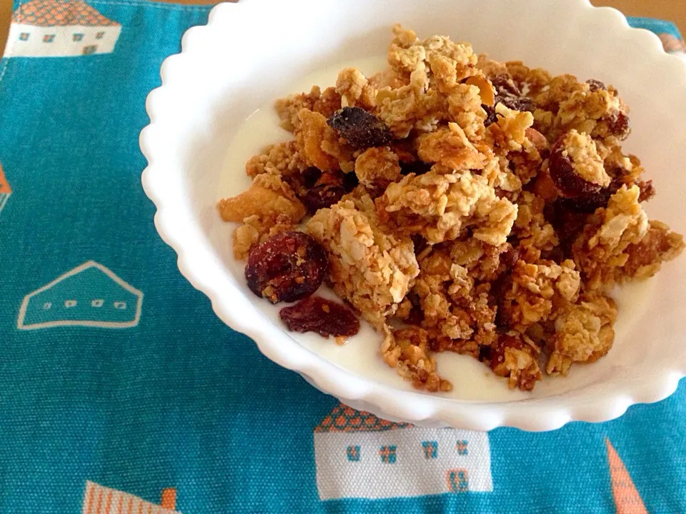 Homemade granola with yogurt :)|mさん