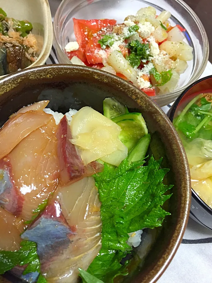 イナダの漬け丼。とか、野菜たっぷり。|もじゅさん