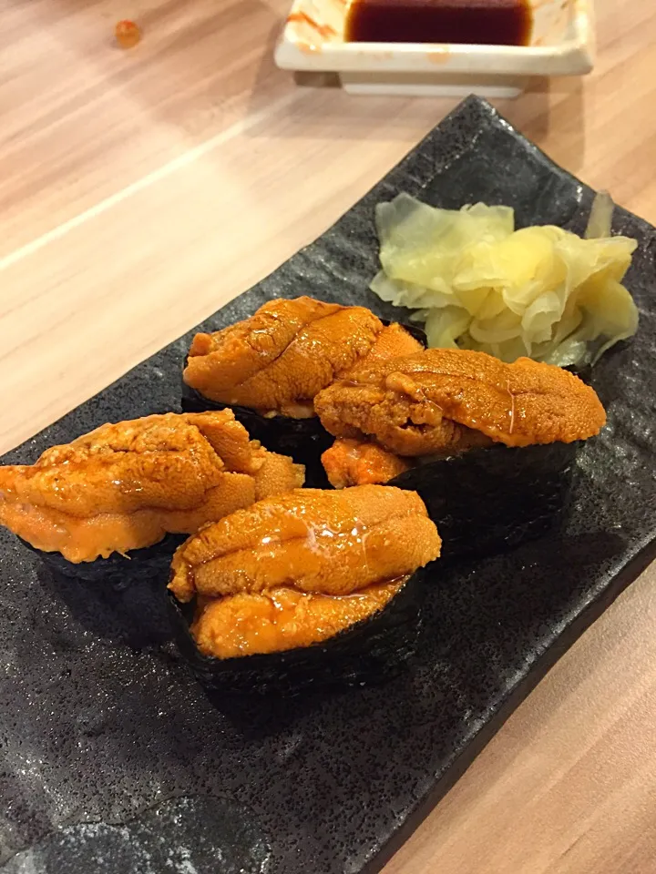 Snapdishの料理写真:uni sushi|hweeyhさん