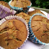 Snapdishの料理写真:oat cupcakes with dates|Ellenさん