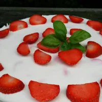 strawberry lemon yoghurt cake|Ellenさん