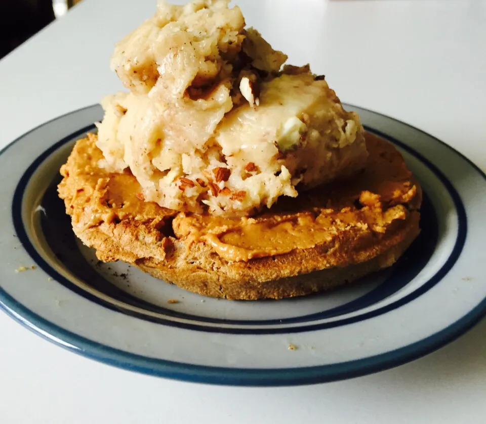 Whole wheat peanut butter waffles a la mode with banana, cinnamon almond ice cream|victoria valerioさん