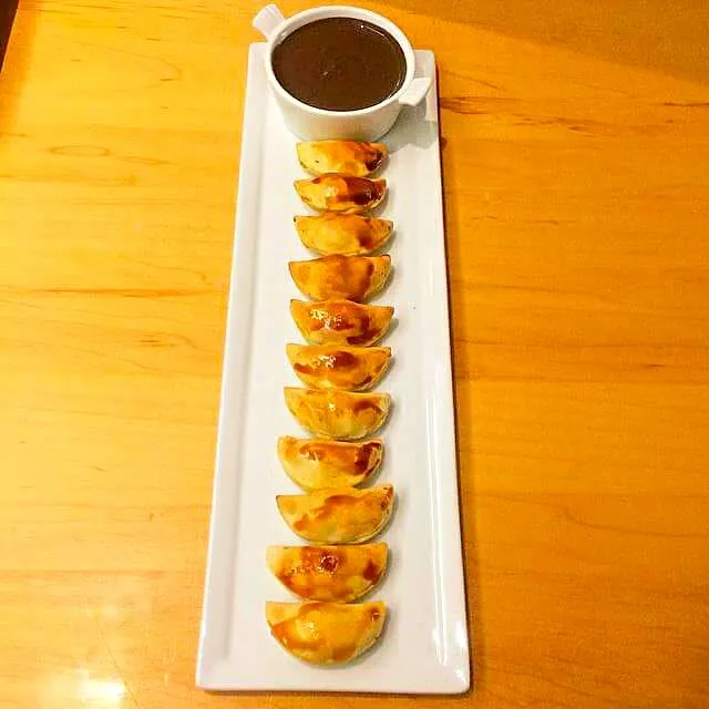 Passed Items!! Braised Short Rib Empanadas, Black Bean+Bitter Sweet Chocolate Sauce|CHUENCHAIさん