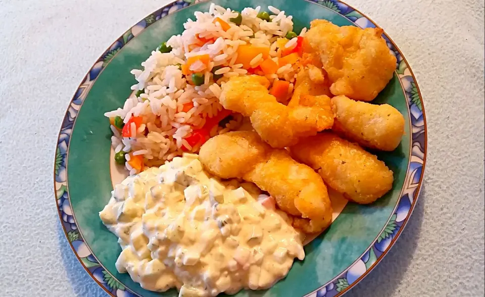 selfmade sauce Tartare 😙  with Pangasius fish filets and vegetable rice.|Najeskaさん