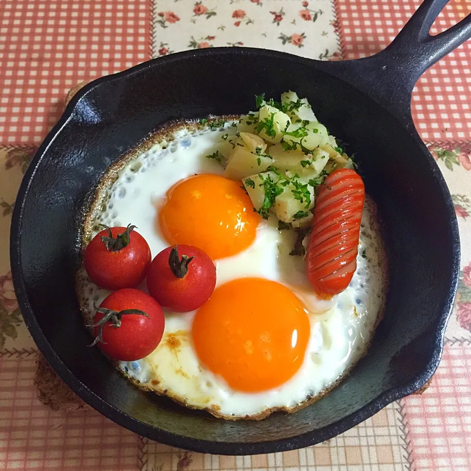 ロッジのスキレットde目玉焼き🍳|＊ゆみしぼり＊さん