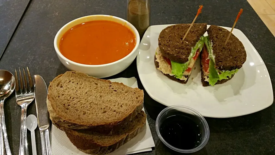 Tuna Sandwich & Pumkin Soup|秋平さん