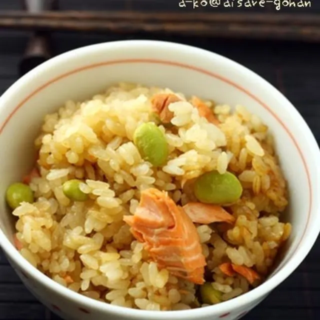 ATSUKO KANZAKI (a-ko)さんの香ばし♪「鮭と枝豆の炊き込みご飯」 #レシピブログ #RecipeBlog|レシピブログさん