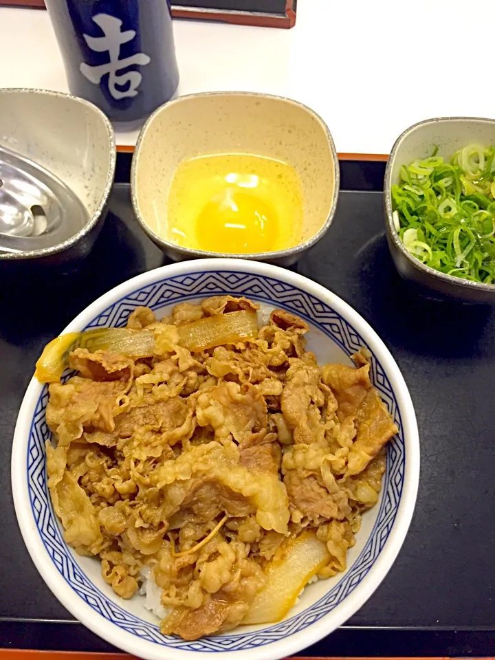 牛ねぎ玉丼|あきらさん