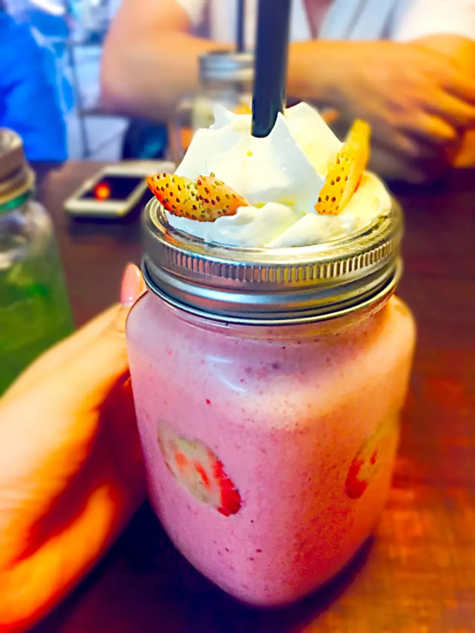 Snapdishの料理写真:strawberry yoghourt|mmmmj0703さん