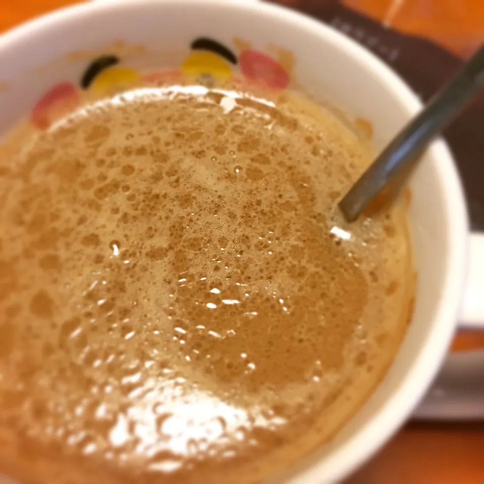 Snapdishの料理写真:オヤツのおとも。ココナッツオイル入り豆乳カフェオレ|hirorironさん