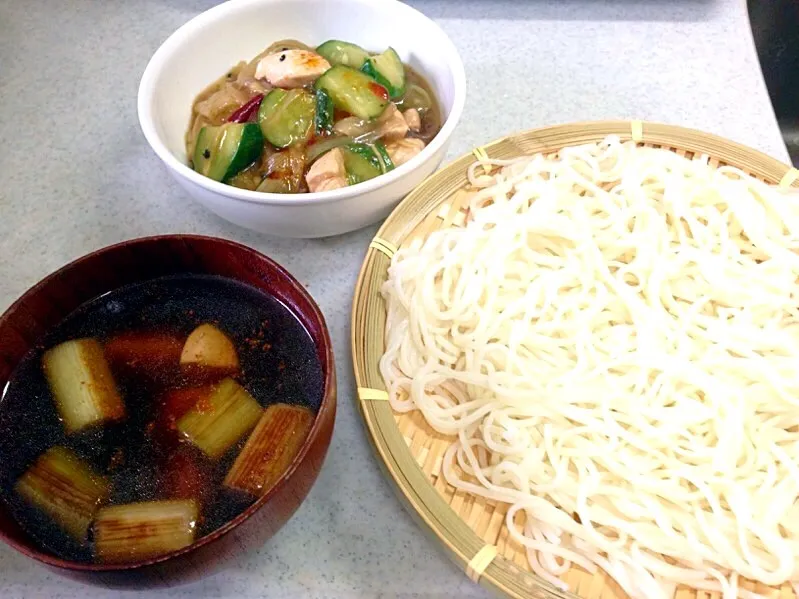 鶏肉ときゅうりのピリ辛ナンプラー炒めのつけ冷麦定食＠自宅|Yasuhiro Koikeさん