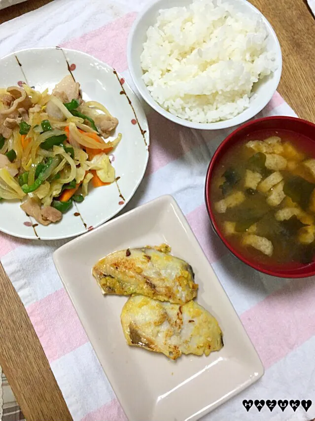 7/11(土)晩ごはん♡鯖の西京焼き  肉野菜炒め  ご飯 わかめと油揚げの味噌汁|⁑葉月⁑さん